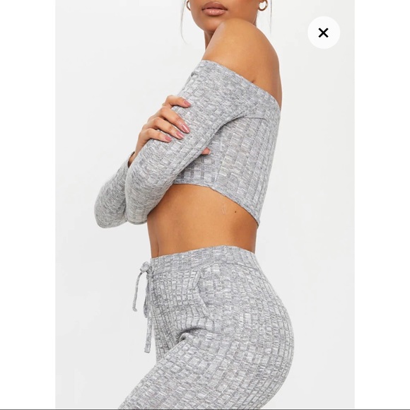 ❌SOLD❌NWT Pretty Little Thing Bardot Knit Top - Picture 2 of 6